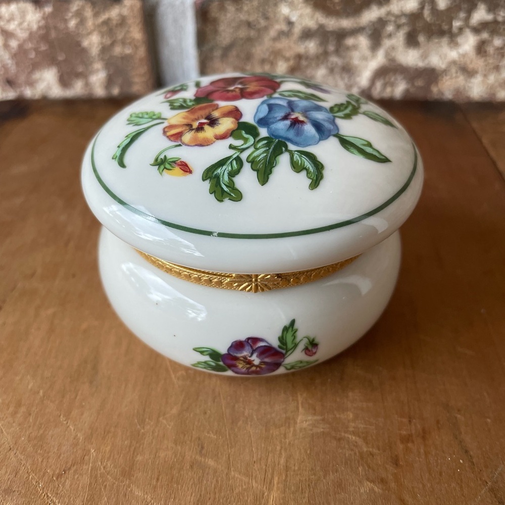 PartyLite Trinket Box Florals Inside & Out Gold Hardware Works great! So sweet!